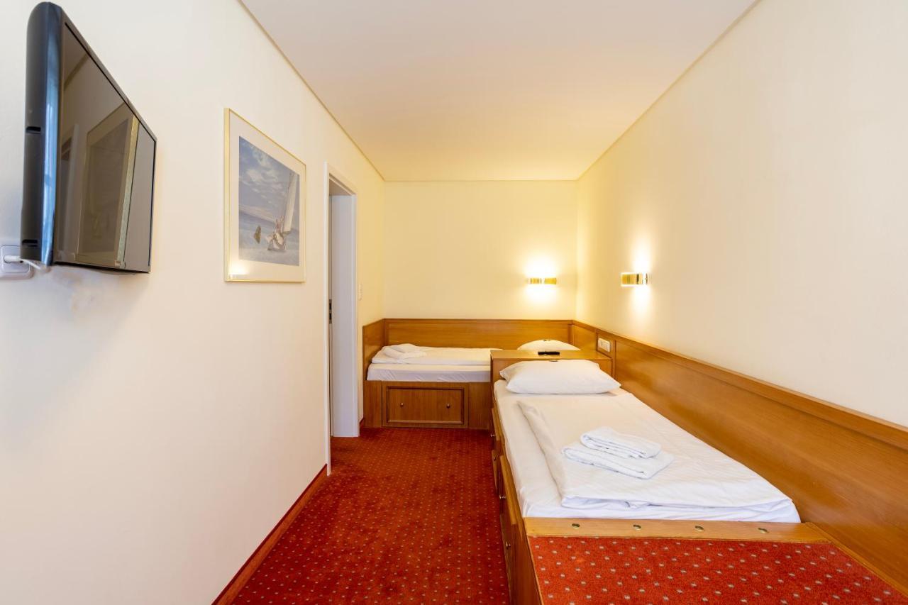Ringhotel Warnemuender Hof Rostock Buitenkant foto